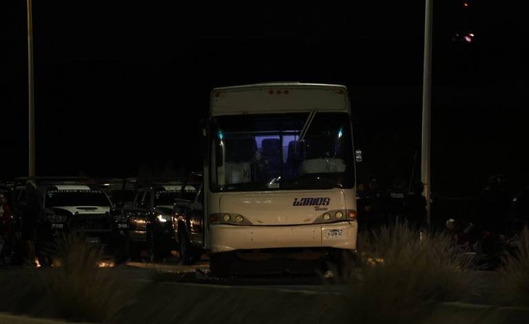 Riña entre aficionados de Chivas deja 97 detenidos