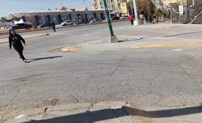 Familia colombiana en espera de un milagro: que gobierno de EU reactive citas de CBP One