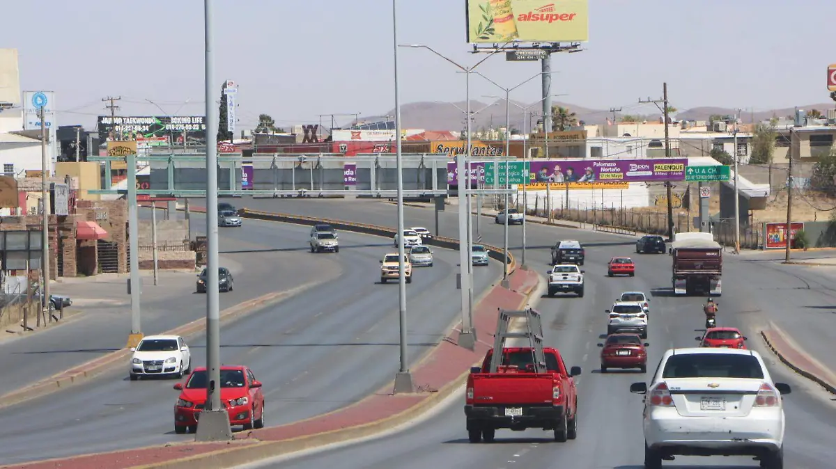 ¡Toma precauciones! Alerta Municipio por trabajos de pintura en guarniciones del Periférico de la Juventud